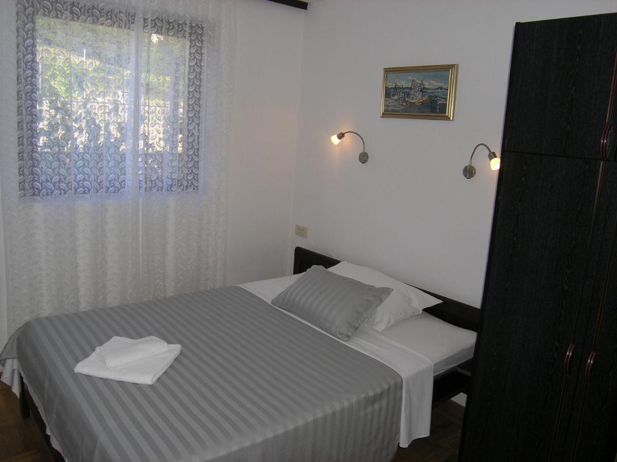 Apartments Mari With Terrace บัชกา ภายนอก รูปภาพ