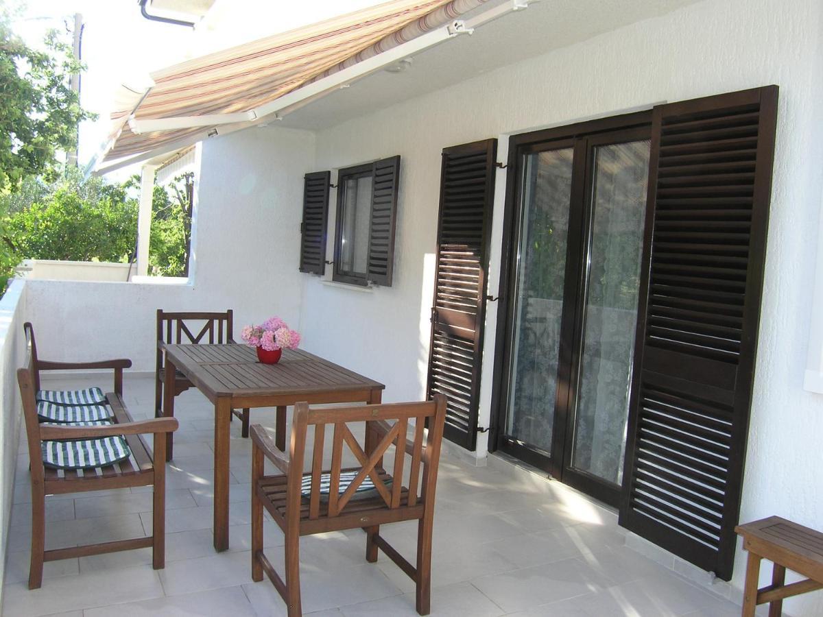 Apartments Mari With Terrace บัชกา ภายนอก รูปภาพ