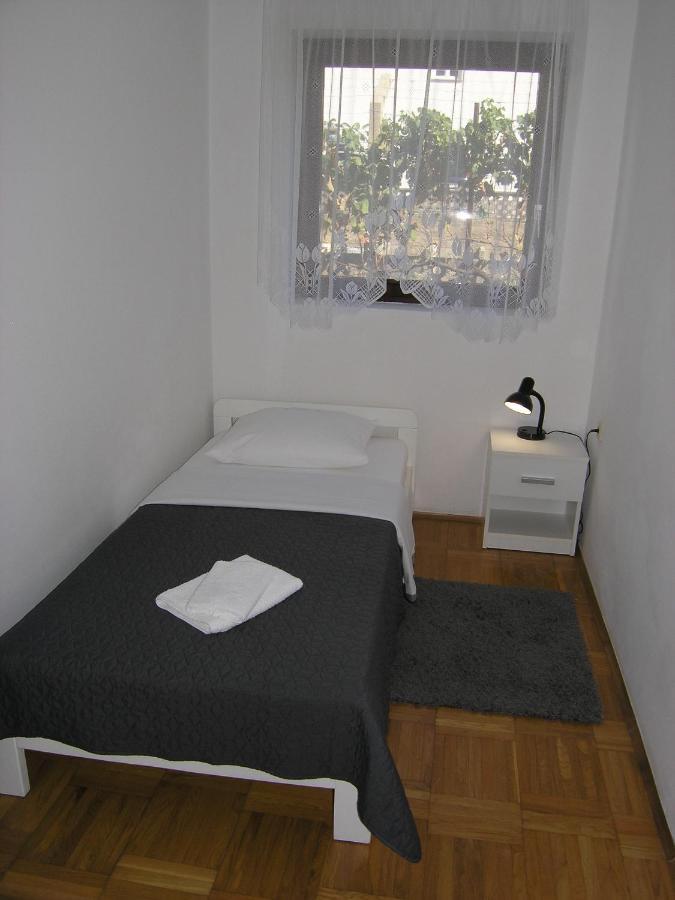 Apartments Mari With Terrace บัชกา ภายนอก รูปภาพ