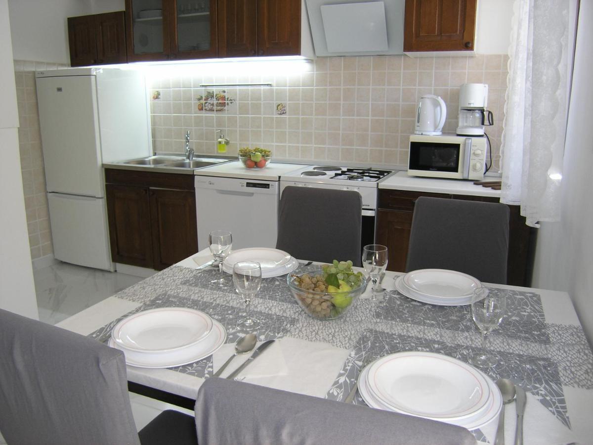 Apartments Mari With Terrace บัชกา ภายนอก รูปภาพ